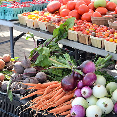 Here’s where to find supplies for a great display at your farmers’ market
