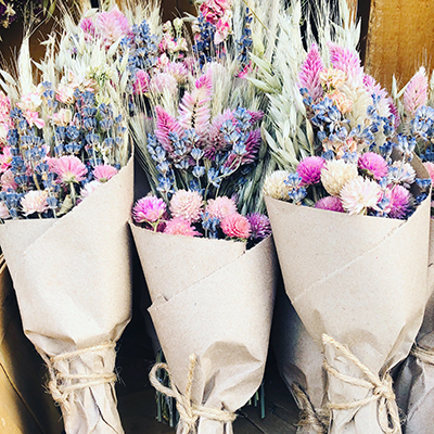 Keep bouquets upright at windy markets
