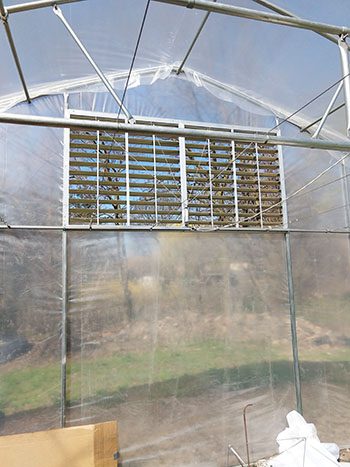 automated-passive-hoop-house-ventilation