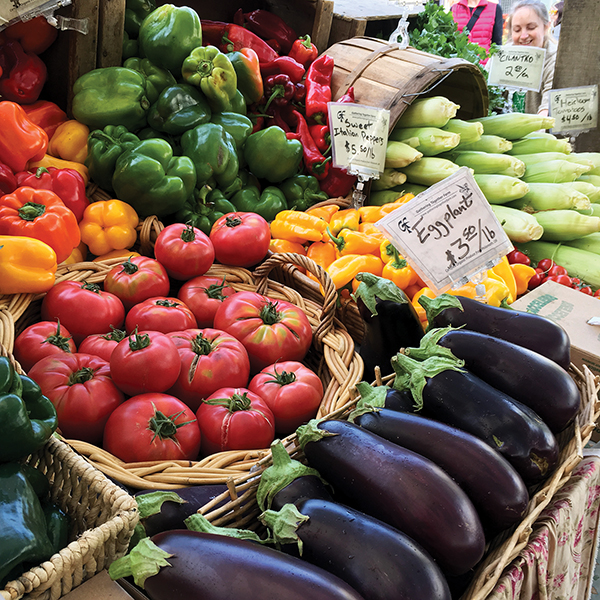 pack-shed-setups-and-farmers-market-displays