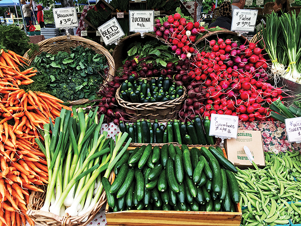 pack-shed-setups-and-farmers-market-displays