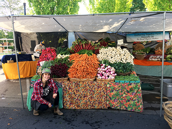 pack-shed-setups-and-farmers-market-displays