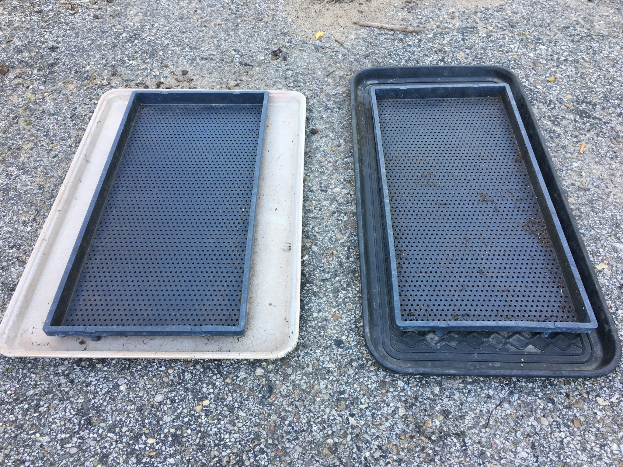 farming-lean-with-paper-pots